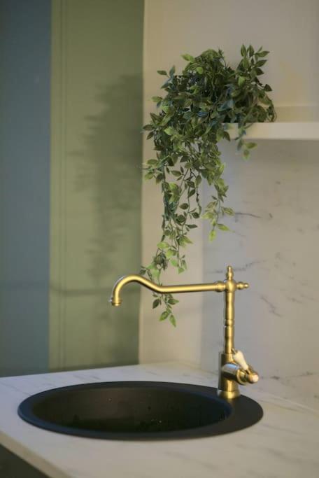 מולהאוס Royal Room Jacuzzi Haut De Gamme Centre Ville מראה חיצוני תמונה