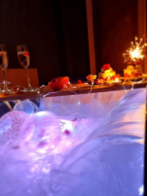 מולהאוס Royal Room Jacuzzi Haut De Gamme Centre Ville מראה חיצוני תמונה