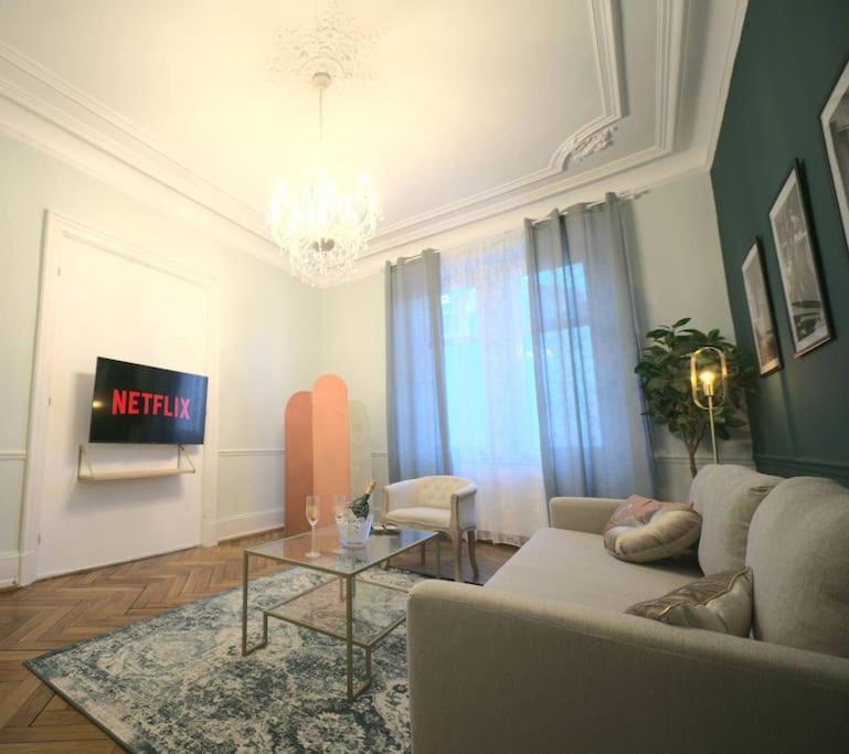 מולהאוס Royal Room Jacuzzi Haut De Gamme Centre Ville מראה חיצוני תמונה