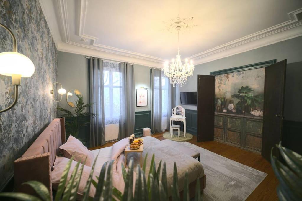 מולהאוס Royal Room Jacuzzi Haut De Gamme Centre Ville מראה חיצוני תמונה